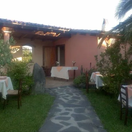 Agriturismo S'aranada Lantgård Marrùbiu